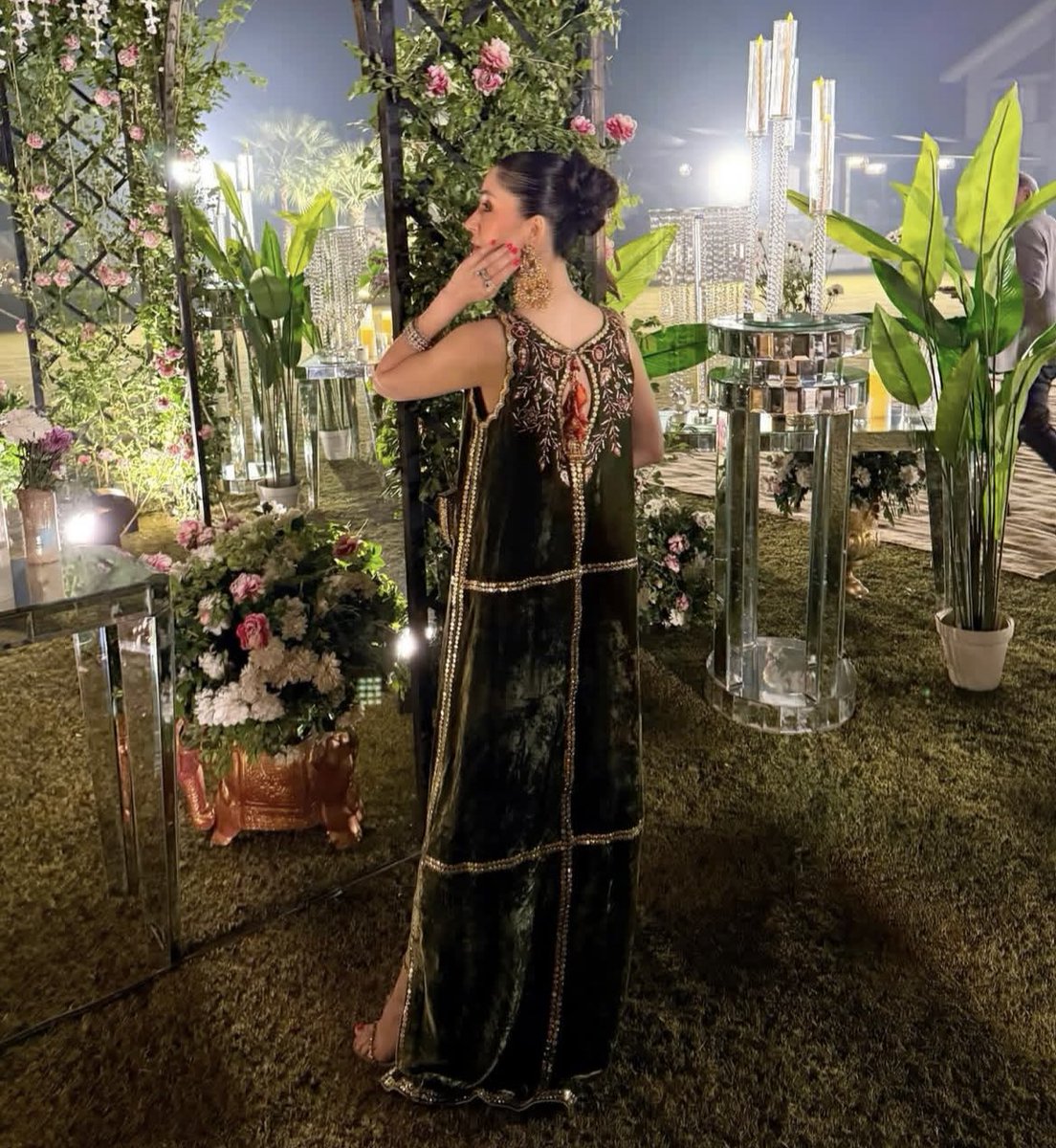 ClassSaudi's tweet image. Velvet Olive 🫒✨

By Maheenshah