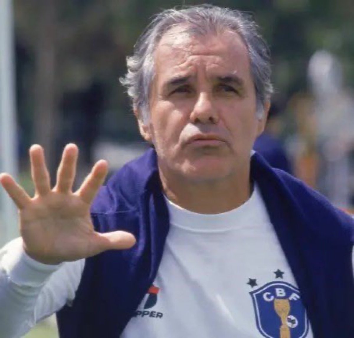 🗣️“O problema de se ter jogador ruim no elenco é que um dia você vai precisar dele.”

- Evaristo de Macedo

Nostálgico!