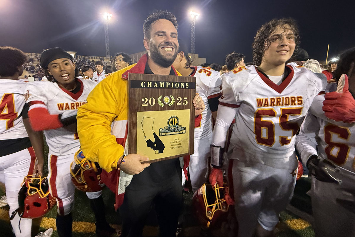 OCSportsZone's tweet photo. One of the most remarkable stories in high school football this year. Connor McBride, 27, takes over a struggling program and leads team to a CIF title. Our pre-season feature:
PHOTO: Fernando M. Donado, For OC Sports Zone
CLICK LINK:
https://t.co/3gy7Tc1KL3
@OCSportsZone https://t.co/0YygfypNVy