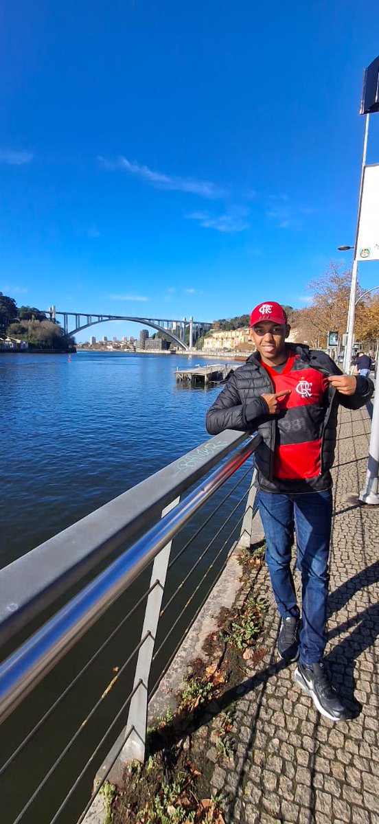 DanielDavi064's tweet photo. Bom dia p quem é Tetra ⚫🔴4x🏆🇵🇹 https://t.co/BIFGFI8iFK