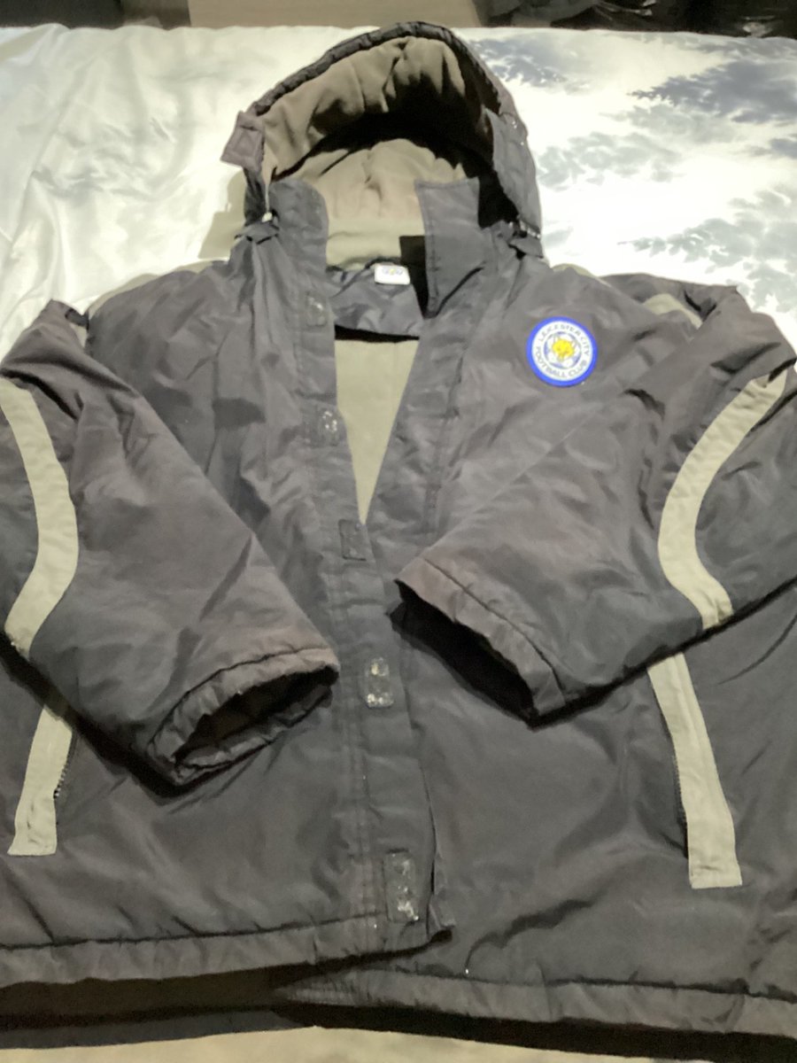 LCFCmemorabilia's tweet image. Mens Leicester City affiliated jacket, size xxl  black 

£10.80 currently

1 bid

Ends Mon 1st Dec @ 11:38am

ebay.co.uk/itm/4064183788…

#ad #LCFC