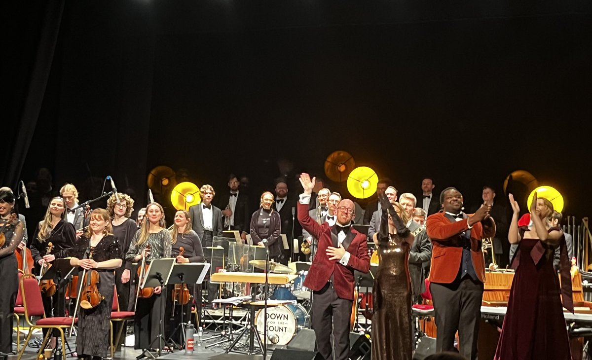 gargray71's tweet photo. 8th Time seeing ⁦@DFTCband⁩ at the Tivoli Aberdeen last night and another Fantastic show , Enjoy the rest of your tour and see you next year 🎶🎵🥁🎻🎺🎷🪇 https://t.co/GFdhgCWVxz