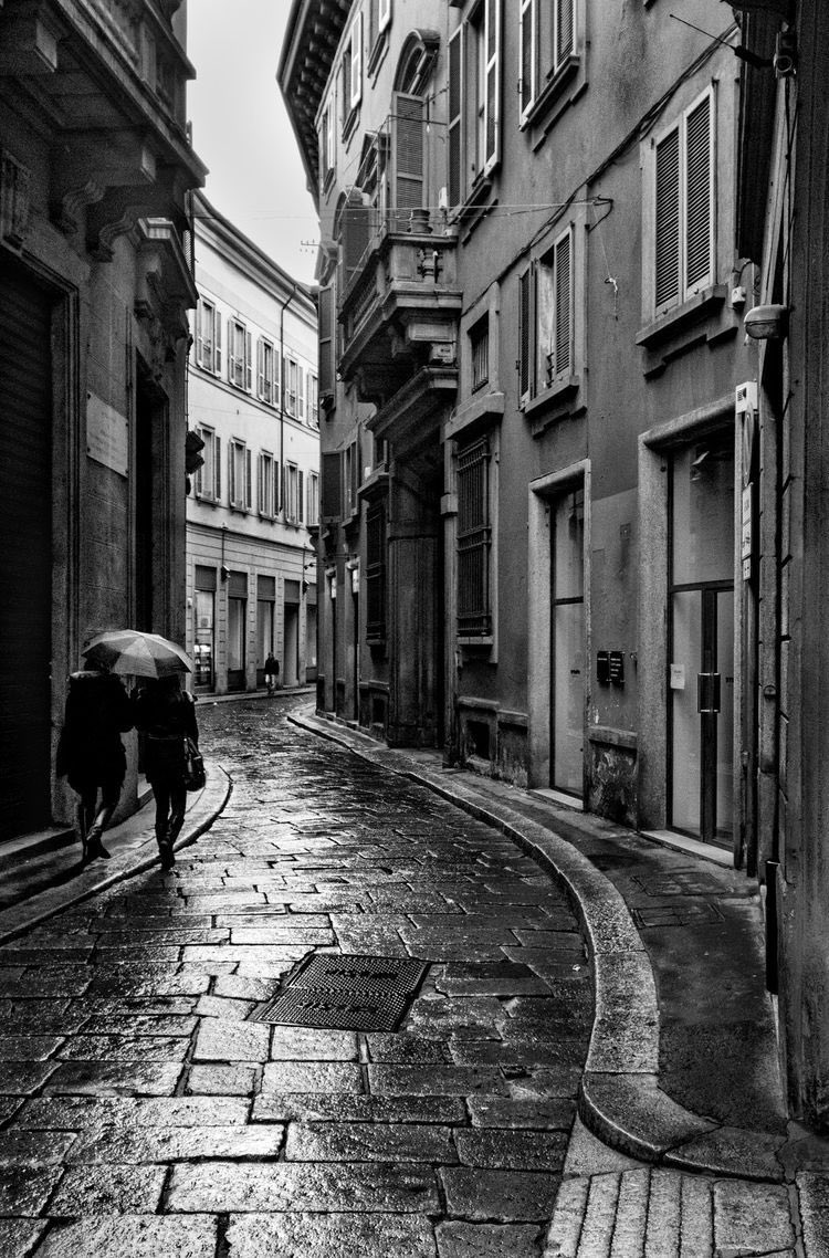 “en zor yollar en güzel yerlere götürür.
  
   konfor çürütür…”
   .