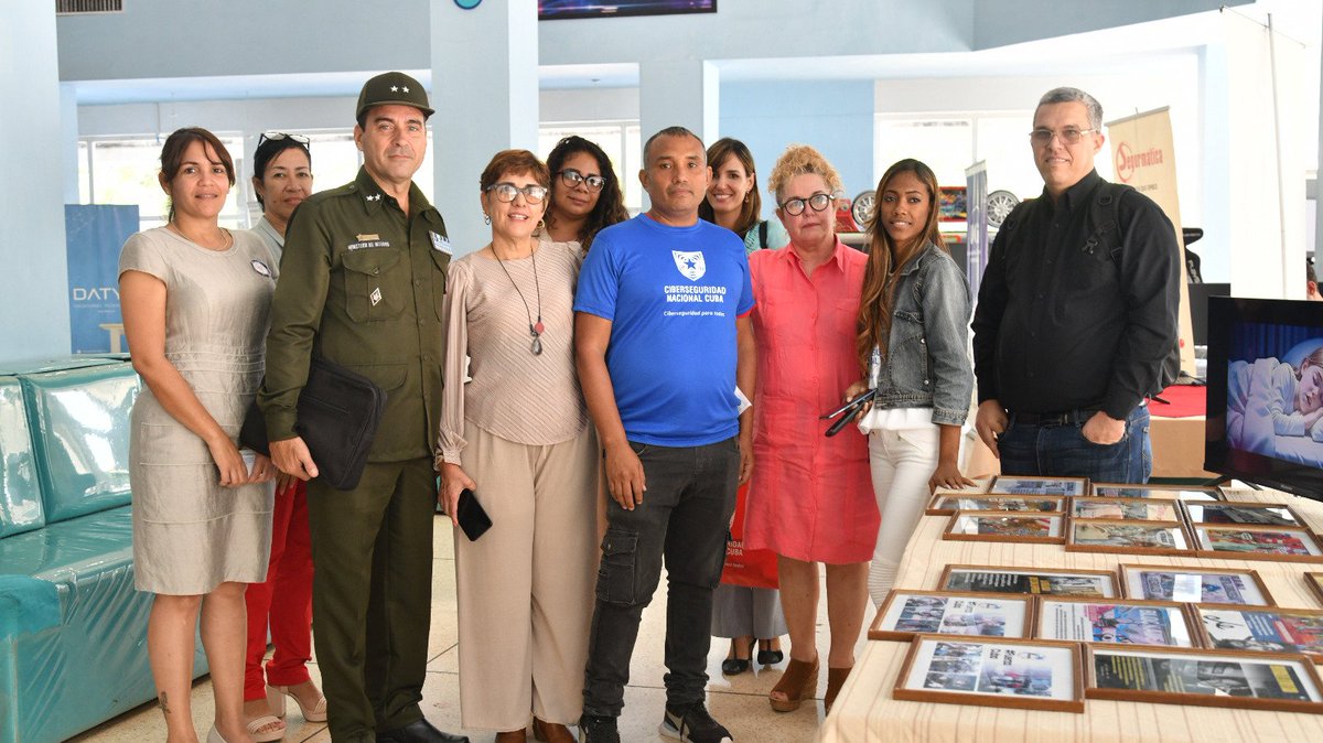 MayraArevich's tweet photo. Hoy, 30 de noviembre, celebramos el Día de la Seguridad Informática.  
La confianza en la #TransformaciónDigital y el desarrollo de la #InteligenciaArtificial dependen de la #CiberseguridadParaTodos.  
¡Felicidades a los profesionales que protegen nuestro ciberespacio! 🇨🇺 https://t.co/j1Qq36RExI