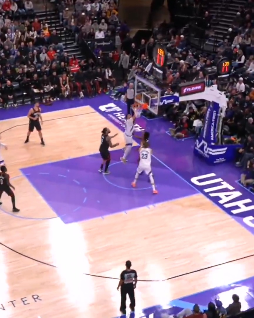 at the end of one, Nurk’s leading 𝗮𝗹𝗹 scorers with 10 👀

#TakeNote | @bosnianbeast27 