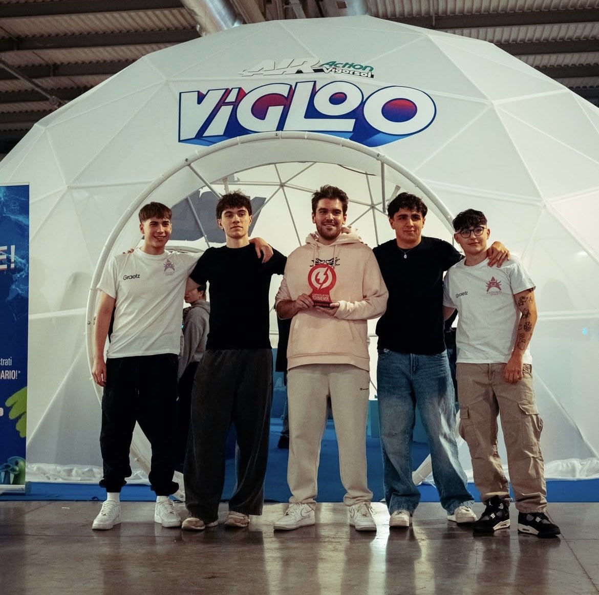 𝓼𝔀𝓸𝓻𝓭 tweet media