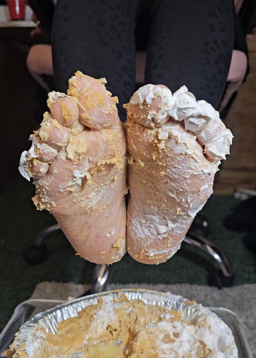 DaniellesFeet86's tweet image. Don&apos;t worry I saved the last piece of pie for you, and you don&apos;t need a fork to eat it 😉