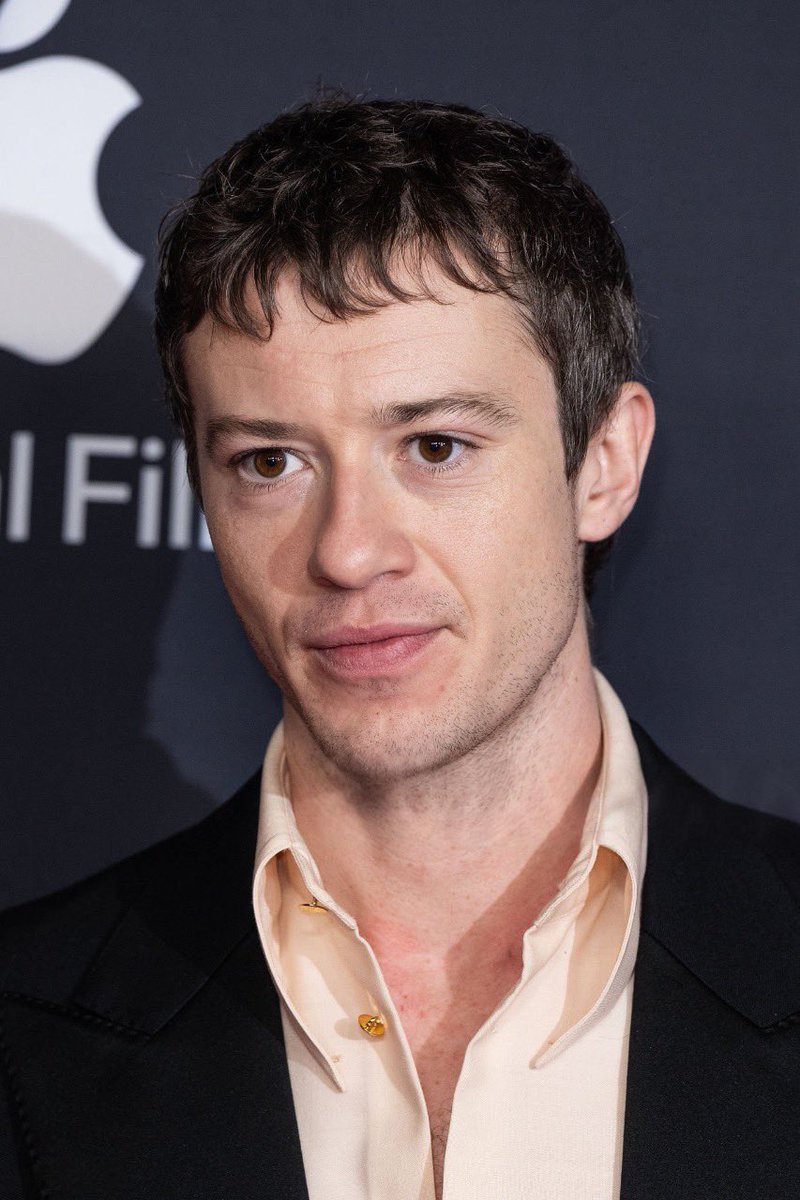 🔴 Joseph Quinn at the 2025 BIFA Awards