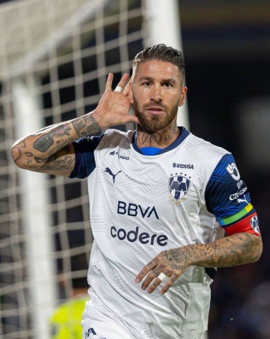 OfficialXCDS's tweet photo. 🚨 EXCL
Sergio #Ramos è stato proposto a diverse società: spiccano #Milan ed #Inter.
🔎 Attualmente svincolato dopo 2 anni al #Monterry in Messico, l’ex leggenda dei Blancos vorrebbe prepararsi al meglio in vista dell’ultima occasione di poter giocare i Mondiali nella sua carriera calcistica.
🧱🇪🇸 L’#Inter non sarebbe interessata, in quanto intenta a ringiovanire la difesa, mentre il #Milan ci fa un pensierino: la stima per il club rossonero e l’amicizia dell’ex compagno al #RealMadrid Luka #Modric, sono fattori chiave che potrebbero facilitare la trattativa.
❌ I dubbi attuali del diavolo riguardano lo scoglio del contratto da offrire,e l’età del difensore (40 a Marzo), ma l’opportunità di avere un secondo leader in difesa stuzzica e non poco Massimiliano #Allegri ed Igli #Tare. 👀