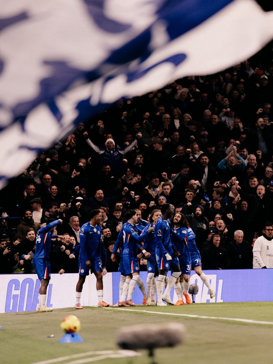 cucurella3's tweet image. Very proud of the team effort and the support of the fans today 💙 @ChelseaFC