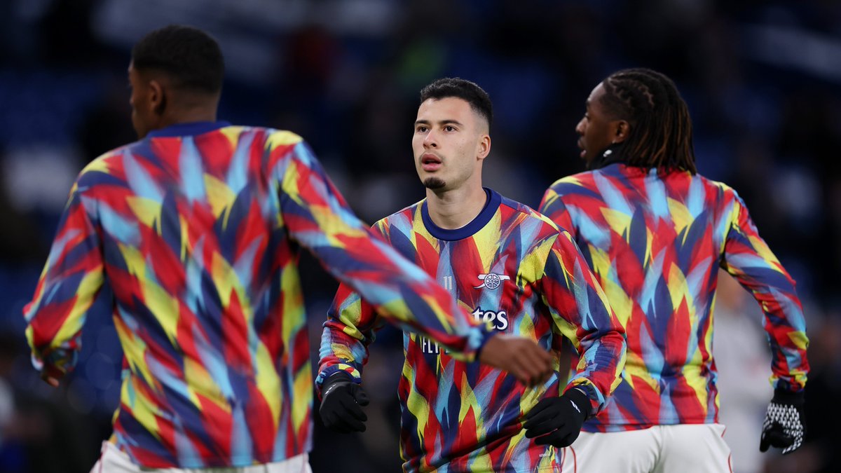 워밍업 중인 가브리엘 마르티넬리