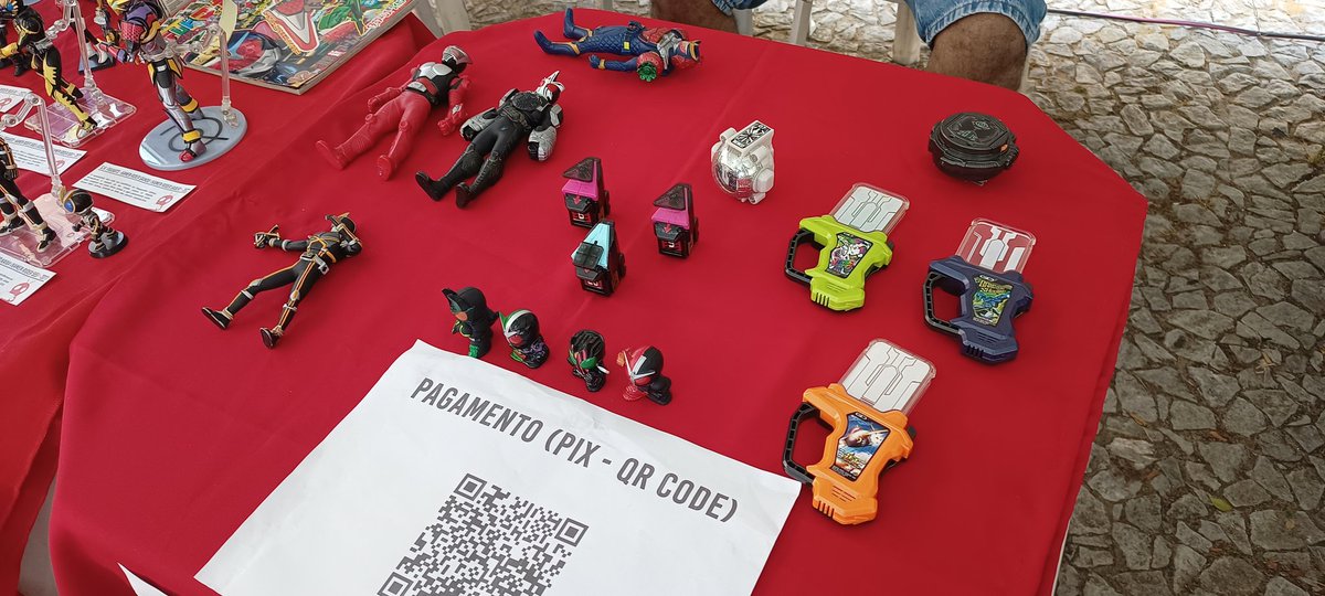E o segundo dia da XIXX Feira Japonesa do Recife começou!

Nosso stand está disponível com exibições de episódios escolhidos pela equipe, nossa coleção particular em exposição, venda de produtos oficiais e um pouco de Kamen Rider Super Climax Heroes (Wii).