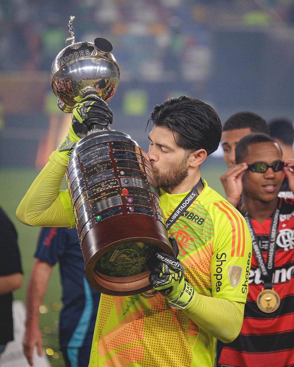 1rossiagustin's tweet photo. CAMPEONES DE AMÉRICA #FlamengoTETRA https://t.co/w8ZF9yrSWE