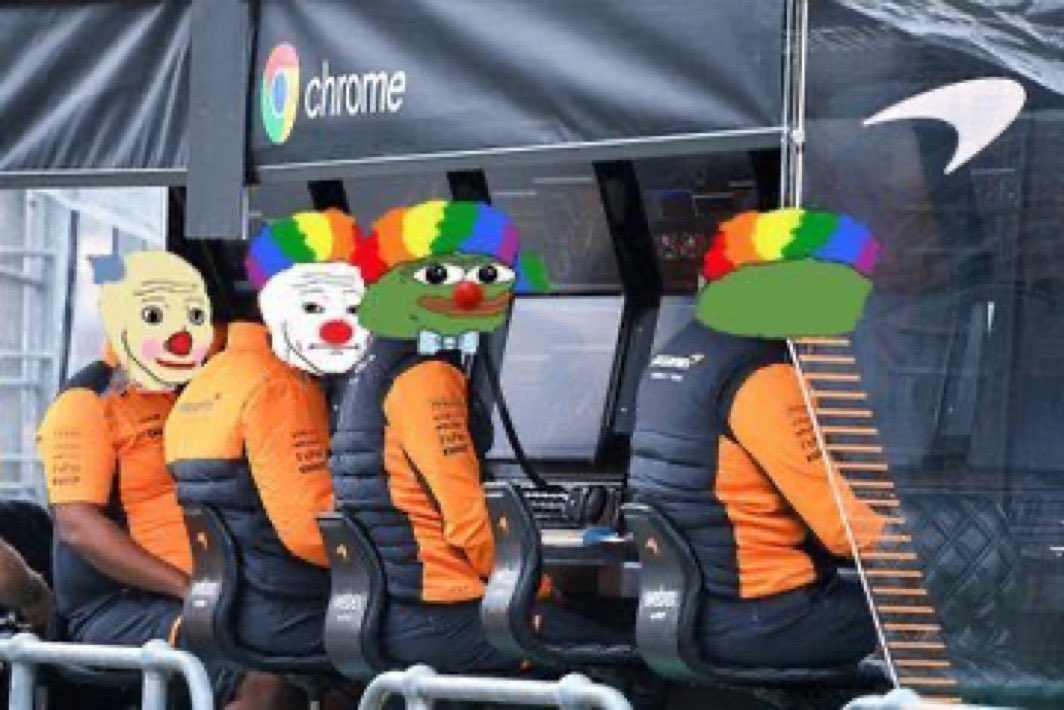 bby_native's tweet photo. live footage from the mclaren pit wall after this safety car 

#QatarGrandPrix https://t.co/2bhmwZpD9b