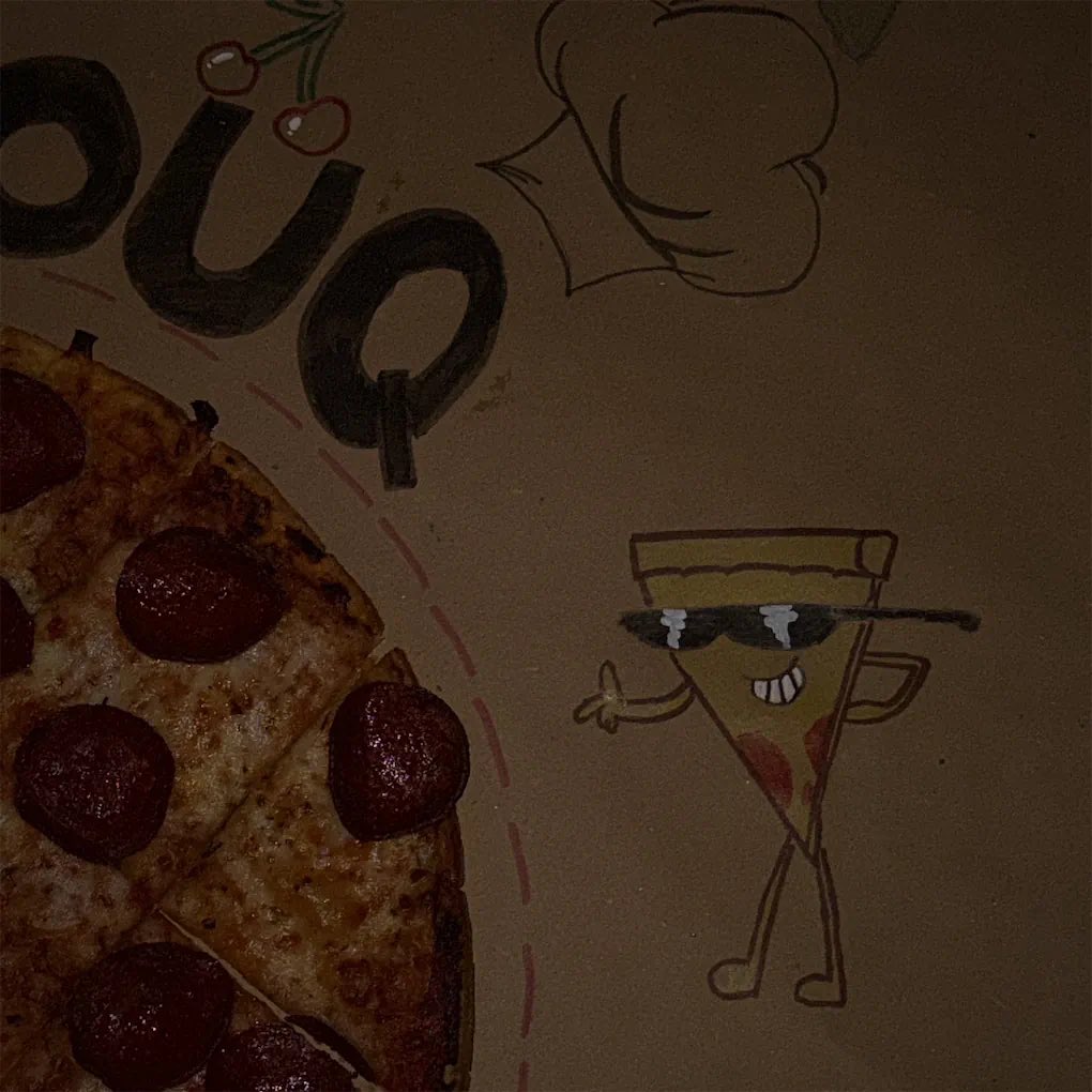 Aromao01's tweet image. We had our pizza night 
We thought it would be fun but since we’re hating anything related to arts and drawing.. we were basically screwed
#pizzanight #pizza #girlsnight