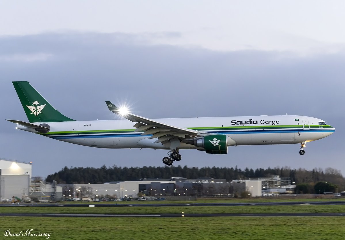 birrlad's tweet image. Going on a quick test flight @ShannonAirport just after sunset @AirContractors in Saudia Cargo livery @Airbus A330-302(P2F) EI-LKD.
#avgeek #aviation #airline #airfreight #airbus #cargo #ASLIreland #Saudia #ShannonAirport #planespotting