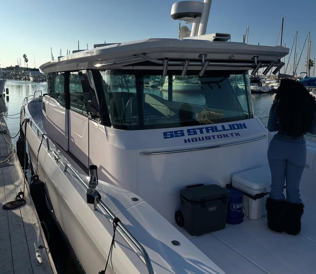 Standing4Megan's tweet image. Just posted by Klay on IG😍😍

OMFFGG he changed the name of his boat after her 🥹🥹🥹🥰🥰💕💕 This seals the deal! 💍 
Megan Jovon Ruth Pete Thompson
