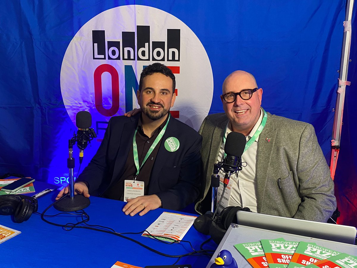 LondonOneRadio's tweet image. Che bella giornata “la pizza non ha bisogno di traduzioni e un linguaggio universale “ @InigoLND @ItalyinUK @ItalyinLDN #pizza #michelepascarella