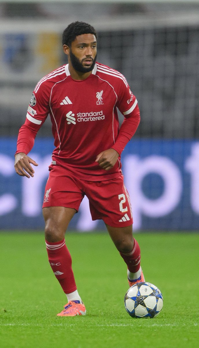 Corballyred's tweet image. Can we talk about Gomez.

Brilliant today, key in us being solid defensively, massively helped Konate. 

Played like his 10th start of the season, not his 1st.

Keep him at right back going forward👍