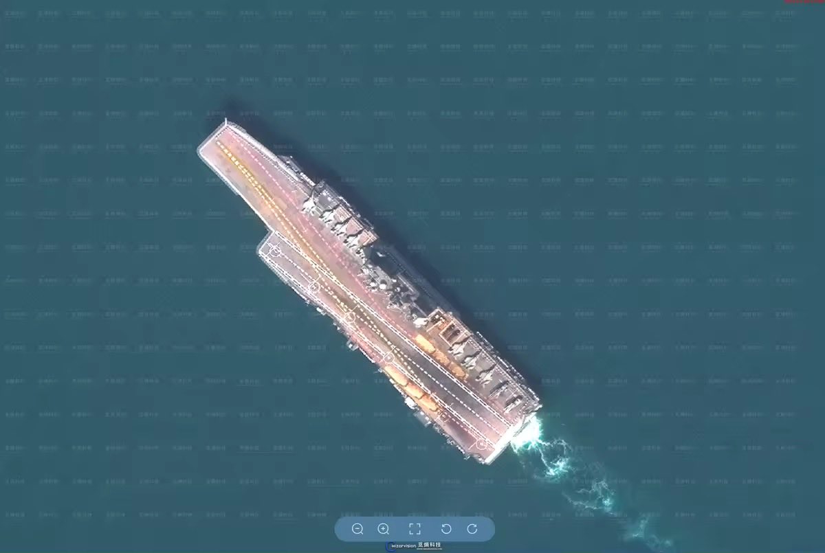 lobsterlarryliu's tweet image. High-definition satellite captured multiple foreign naval vessels participating in the International Fleet Review 2025 in Sri Lanka, including the Indian aircraft carrier INS Vikrant and naval vessels from Russia, Iran, Malaysia, Pakistan, and Bangladesh.Via Mizarvision #OSINT