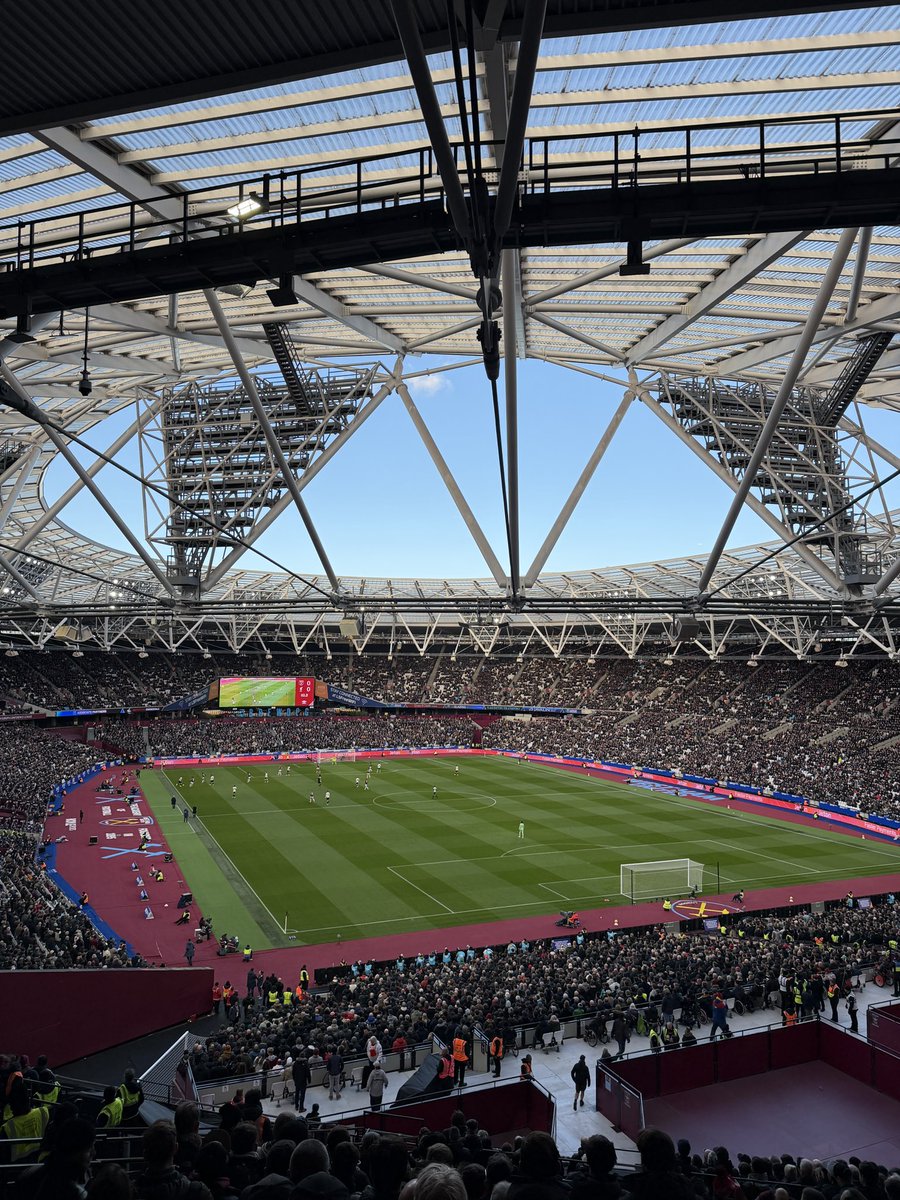 adambowman6's tweet photo. West Ham (a) https://t.co/JV7qdYpTBB
