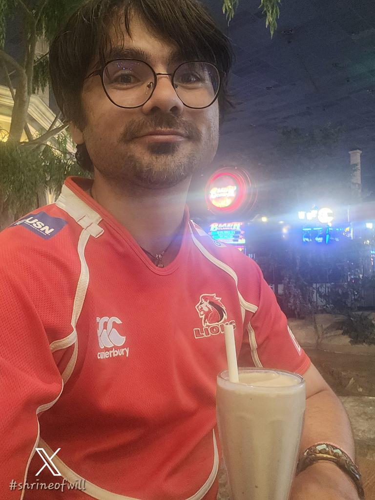 ShrineOfWill's tweet image. “I’ll have one slice“ 🍕 
Reality: I demolished half a #pizza +  Turkish Delight milkshake like a Victorian child who discovered sin. The bill arrived to personally judge me.🤣 I’m just sitting here, zero regrets. Taurus-wolf diet remains undefeated.😜♉️🐺
#shrineofwill