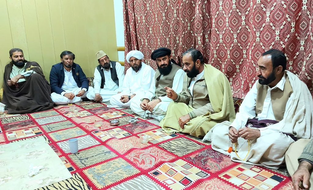 اولسی کمیٹی خانوزئی کا ہفتہ وار اجلاس حاجی بشیر احمد صاحب کی صدارت میں منعقد ہوا۔
اجلاس میں سابق صوبائی وزیر جناب عبدالواحد صدیقی اور چیئرمین میونسپل کمیٹی خانوزئی مولوی حافظ خلیل صاحب نے شرکت کی۔

اجلاس کے دوران اولسی مسائل پر تفصیلی مشاورت کی گئی۔
اولسی کمیٹی خانوزئی کی جانب سے