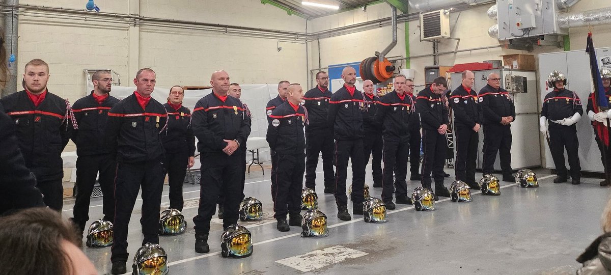 📌 Sainte-Barbe du Centre d’Incendie et de Secours de Yerville – 29 novembre 2025

Hier s’est tenue la traditionnelle Sainte-Barbe des sapeurs-pompiers de Yerville, un rendez-vous annuel à la fois solennel et convivial qui met à l’honneur l’engagement des SP du CIS