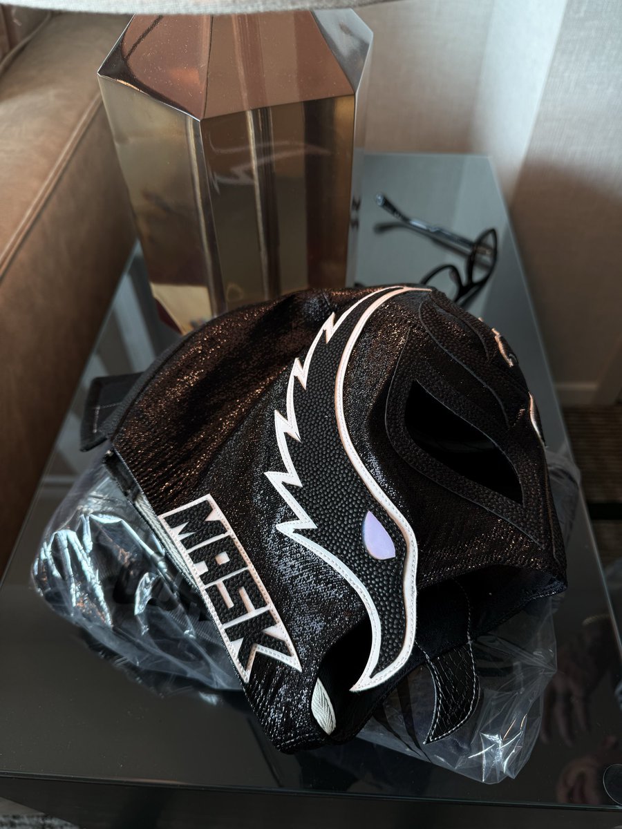 Rey Mysterio Pulled Up 🤞🏼🤞🏼