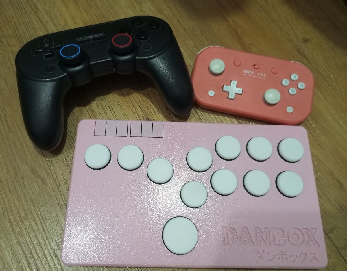 PseudoMonious's tweet image. HAHA. I don&apos;t usually buy gadgets when what I have is usable but the analog on my main one is starting to wear down after years of me dropping it on the floor... And I&apos;m starting to like the idea of having a collection....

This is all that I have currently