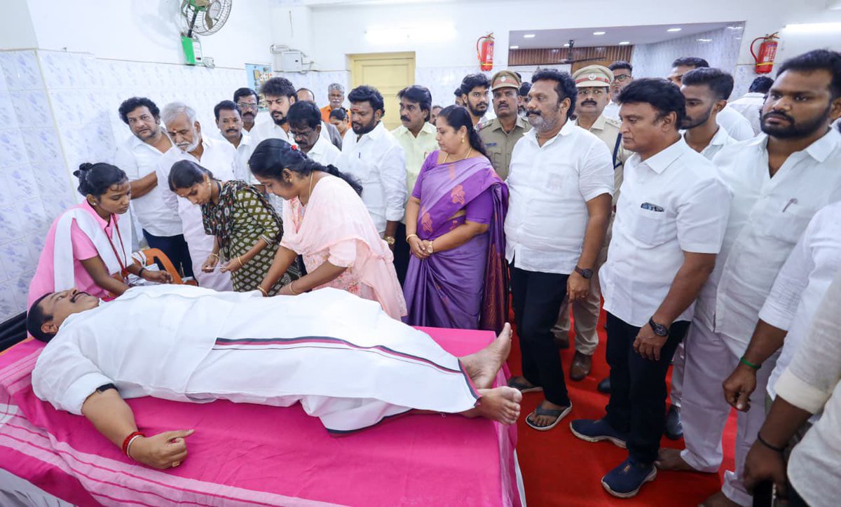 PKSekarbabu's tweet image. மனிதநேய உதயநாள் | உதயம் – 15
 
உதயத்தின் படை !
உதிரத்தின் கொடை !
 
மாண்புமிகு தமிழ்நாடு துணை முதலமைச்சர் - கழக இளைஞரணி செயலாளர் திரு.@Udhaystalin அவர்களின் பிறந்தநாளை முன்னிட்டு இன்று (30.11.1025), சென்னை கிழக்கு மாவட்டம், கொளத்தூர் மேற்கு பகுதி இளைஞரணி சார்பில் அகரம் - (1/2)