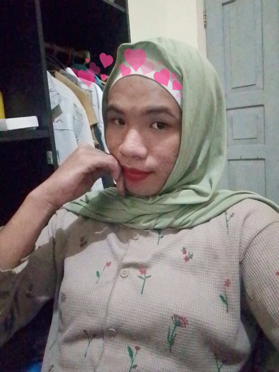 CderViola's tweet photo. singel era😅😌

#waria #cderindo #cderhijaber #cderindonesia #cderhijab #wariahijab #crossdressermuslimah #crossdresserIndo https://t.co/HgF6saZBkq