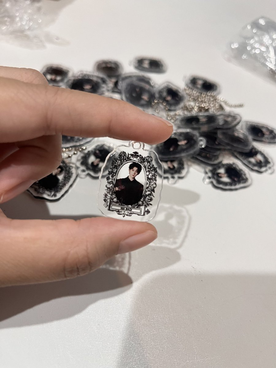 GIVEAWAY
#MJQMarvelousTheater

Acrylic Keychain 
30 pc only!
📅 : 6-7 Dec 2015
📍: Good Mood Cafe &amp; Eatery

#MaJiaqi #马嘉祺 #时代少年团 #TeensInTimes