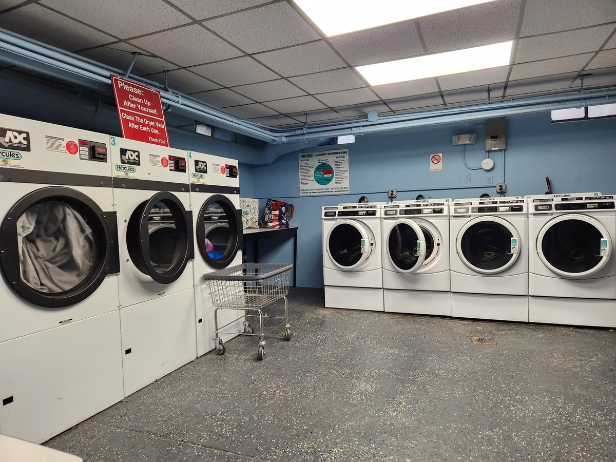 JohnLukeNYC's tweet photo. #LaundryTime On A Rainy ๐ง Sunday https://t.co/r8lavOd6pW