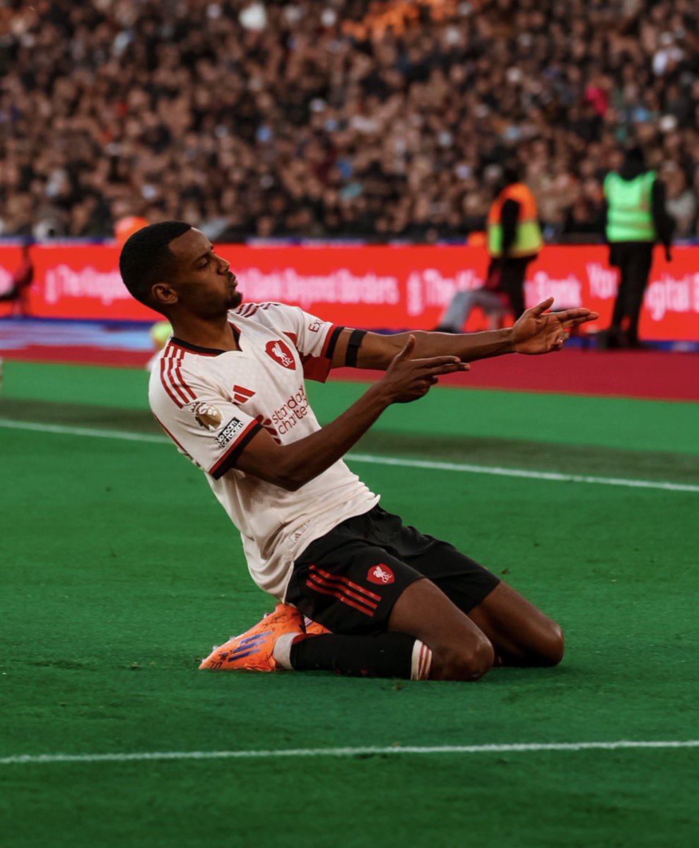 AmeerHamzaAsif's tweet image. Its just the beginning.

Alexander Isak has announced himself in EPL with Liverpool today 🔥

(Isak goal)

#Isak #Liverpoolfc