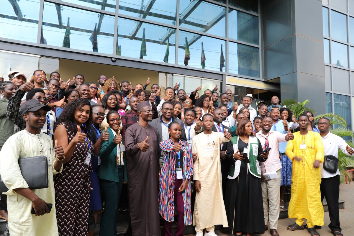 ajevoh's tweet photo. Mission Paix ! 🕊️ @AjevohCameroun formé par @UNESCO_Yaounde,  @PNUD_Cameroun et @pnv_cameroun au bootcamp de Yaoundé.
 Objectif : Lutter contre la désinformation et promouvoir la cohésion sociale via le volontariat et le fact-checking.
​#PutYoungPeopleFirst
#Paix
#FactChecking https://t.co/PiozKzedtB