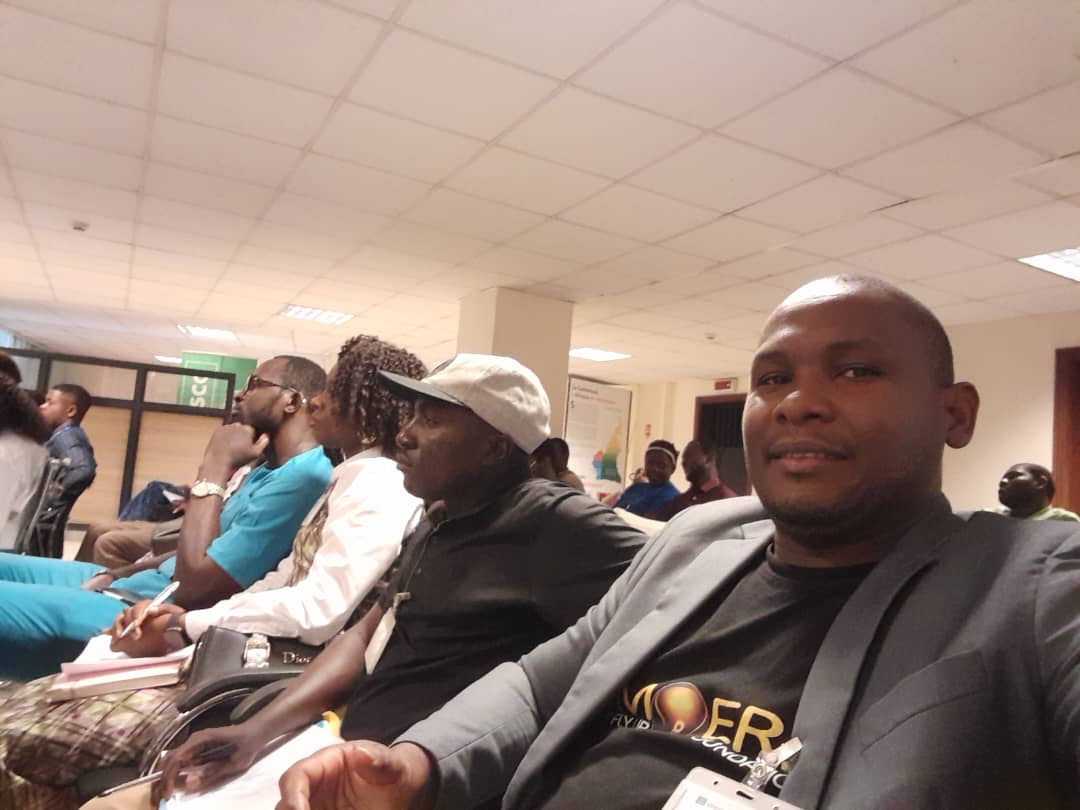 ajevoh's tweet photo. Mission Paix ! 🕊️ @AjevohCameroun formé par @UNESCO_Yaounde,  @PNUD_Cameroun et @pnv_cameroun au bootcamp de Yaoundé.
 Objectif : Lutter contre la désinformation et promouvoir la cohésion sociale via le volontariat et le fact-checking.
​#PutYoungPeopleFirst
#Paix
#FactChecking https://t.co/PiozKzedtB