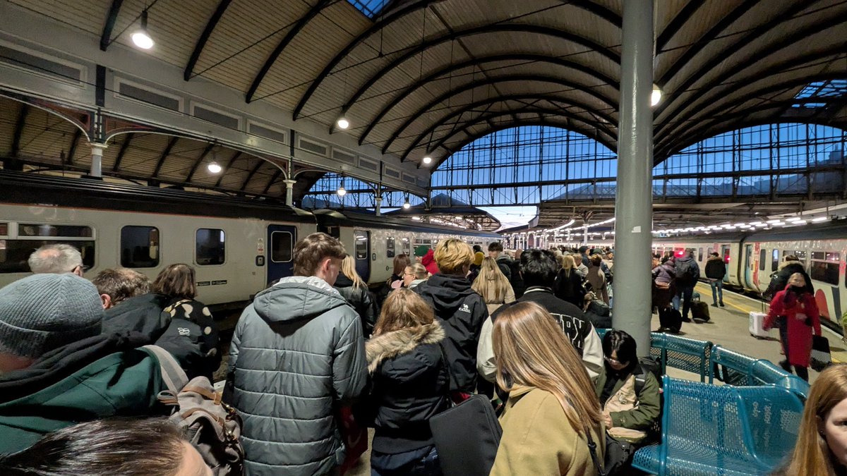 callummhoare's tweet photo. And this is why I don't like @northernassist 😓 Fucking Chocker Block. Just TWO coaches from Newcastle to Nunthorpe isn't acceptable  🤦 Plus the market and it's 5PM rush hour https://t.co/kInMkuR2DH