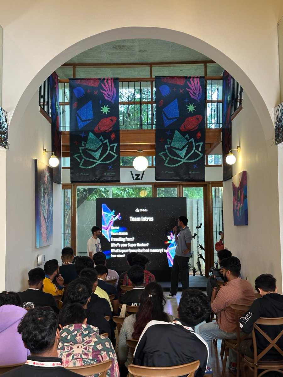 siddharth_hacks's tweet image. Volunteering here @ETHIndiaco Villa! 🏡

Good Vibes Only ✨