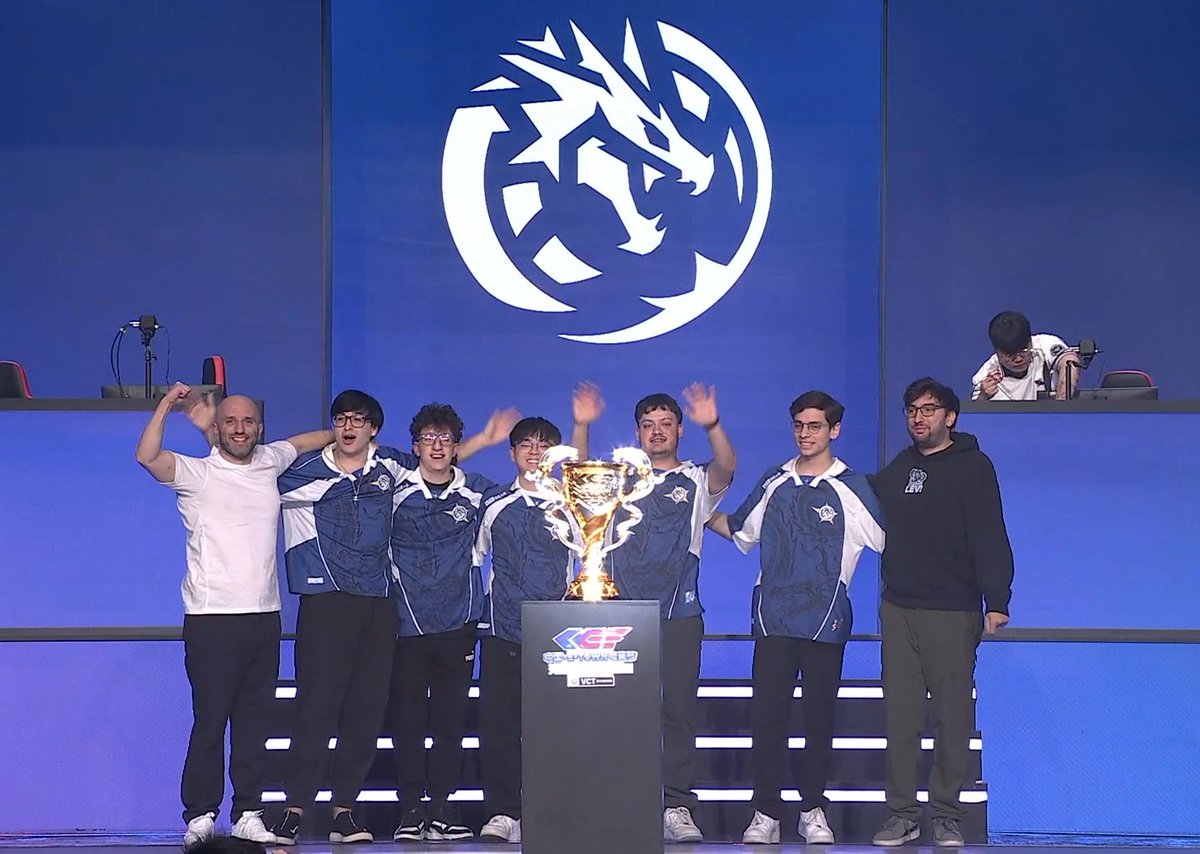 tixinhadois's tweet image. A Sua @LeviatanGG é a grande campeão do China Esports Festival

13x4 vs EDG
13x8 vs RRQ
2x0 vs BLG
3x1 vs DRX

Neon MVP do torneio. Sato MVP da final.