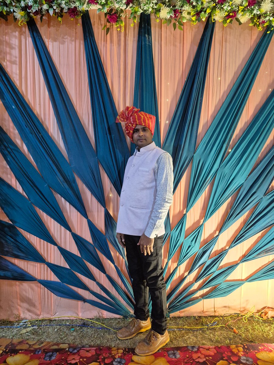 New Night New Party New Awesome Look♥️

निरंतर 56 इंच के सीना के साथ 56 भोग वाले स्वादिष्ट लजीज व्यंजन का साथ यूँ ही बना रहे🤣

Good Night All Of You.......!