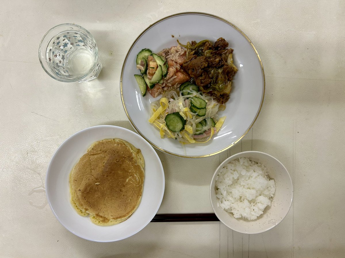 kc_cooking's tweet image. 11/28に活動を行いました🍂

・回鍋肉🍖
・バンサンスー🥒
・トマトサラダ🍅
・ホットケーキ🥞

おかずたっぷりで大満足です😋たくさんのご参加ありがとうございます！
#KC #春から神戸女学院