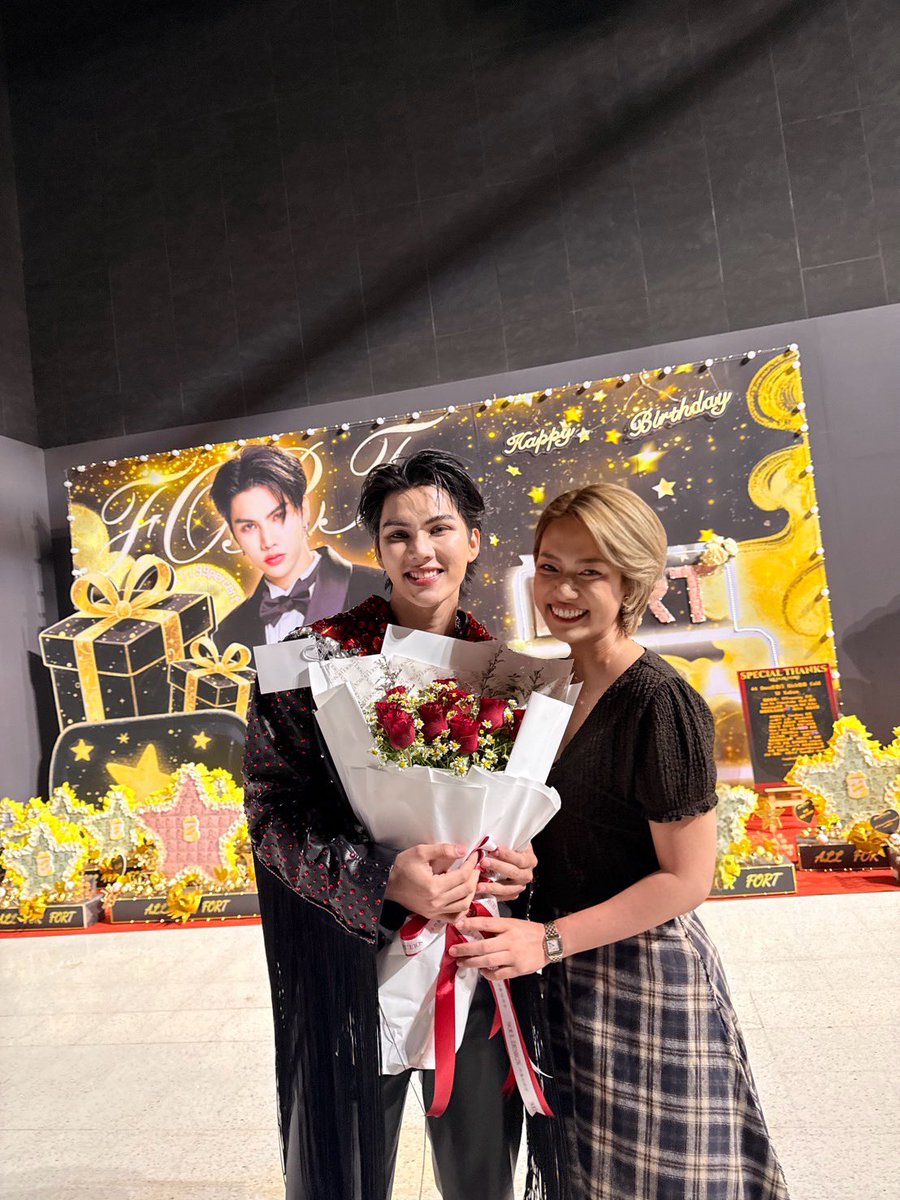 แฮปปี้เบิร์ดเดย์และยินดีกับน้องชายคนเก่ง <a href="/fort_fts/">FortFTS (福福) #เวียร์</a> เก่มมากก ถึงจะไม่ได้ดูโชว์ด้วยตาตัวเอง แต่พี่กรีนเล่าให้ฟัง ดูคลิป โคตรสุดเลยฟอร์ด เก่งเกินนนนนน  

#ThisIsFortasticFieldFest