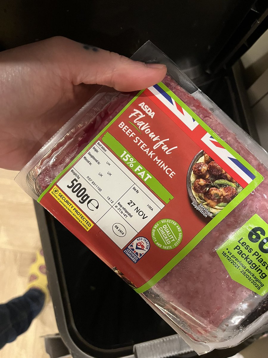 StewWhiteford's tweet photo. @AsdaServiceTeam gotta love home delivery. Get a delivery on the 25th and the item only  has 2 days to use, unfortunately noticed after the refund window closed so being told I can’t get a refund. Definitely won’t be renewing my delivery pass. https://t.co/RRLulPiLp0
