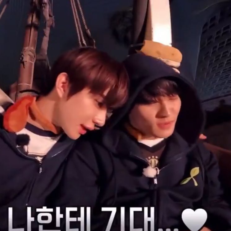 only4mkjw's tweet image. 꿍 ♡