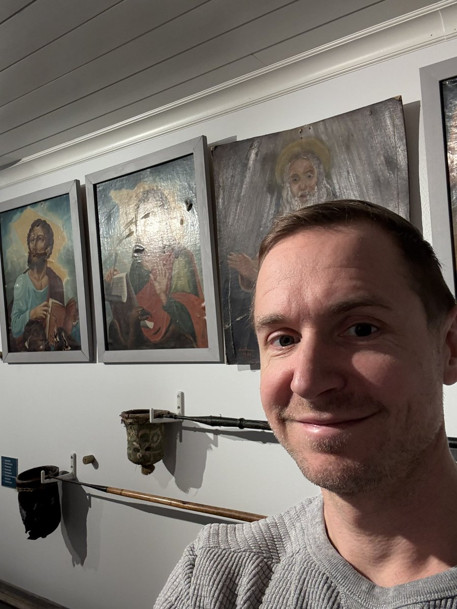 Joulutunnelmaan virittäytymistä 🐴🎄🎅

Jämsässä riitti tekemistä tänään kun kävin kirkkomuseon avajaisissa, jossa kirkkoherra Harri Niemelä joukkoineen esitteli meille Jämsän värikästä kirkkohistoriaa. Sieltä Kilpakorven Jouluun, jossa koimme aimo annoksen hevoshupia 🧑‍🎄🎄🐎