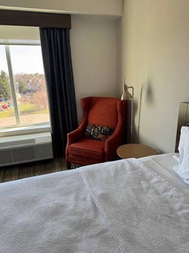 DickDixon25's tweet image. Just realized my hotel has a Keith Carter chair