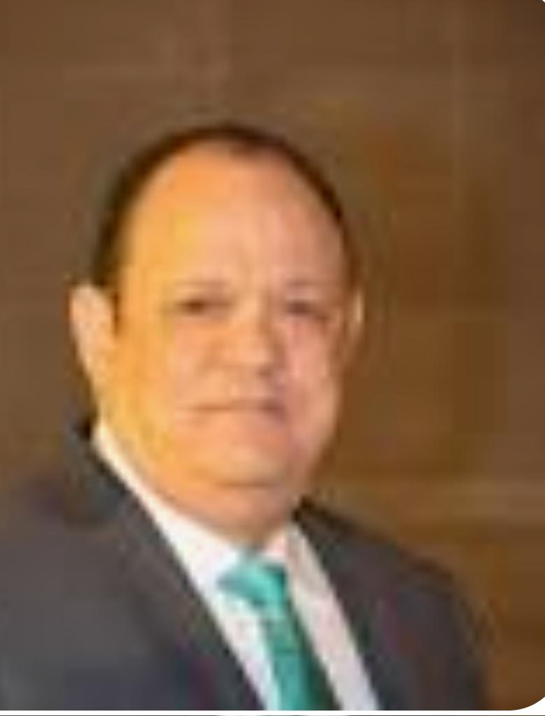 الصافي وهبة مالك مجموعه "الصافي اللي منها نسلة للمياه " واللي يبقي نسيب السيسي "ابنه متجوز بنت اخو السيسي  المستشار احمد السيسي " ده إلا قدم بلاغ فى الشباب صانعي المحتوي صناع برنامج " الأكسيلانس" اللي حللوا المياه ووجدوا فيها فضلات البشر

كدة عرفنا اتقبض عليهم لية الرسالة وصلت