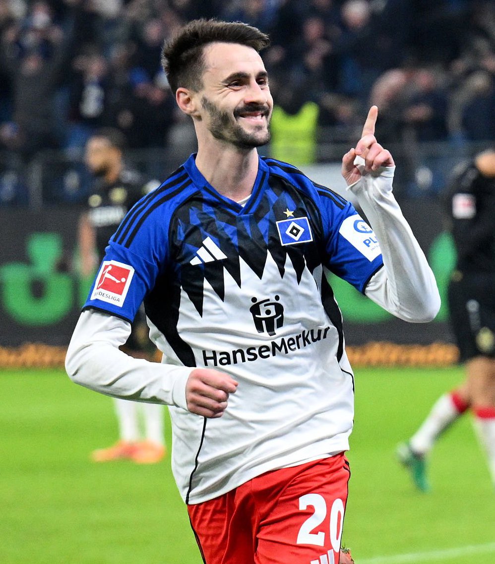 G7BIMf8XoAAA3Sg?format=jpg&name=medium