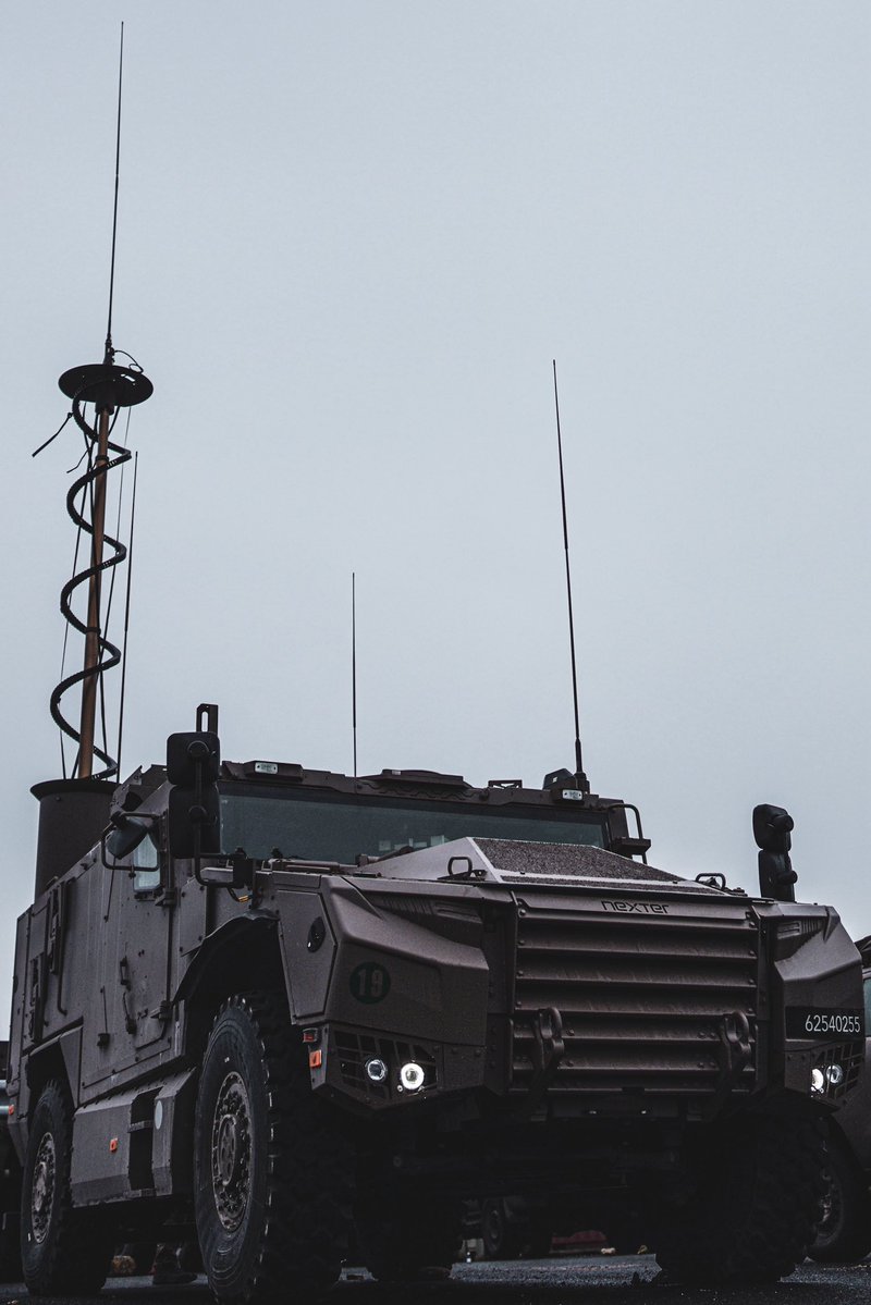 35eRAP_CDC's tweet image. Dans le cadre de l’exercice #SJO25, le 35e RAP déploie l’ensemble des moyens de la chaîne artillerie en appui des unités de la @11eBP. 

#SJO25 participe à la construction de l’armée de Terre du futur : connectée, interopérable et prête au combat de haute intensité.